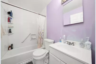 304 Sutherland Lane, Bloomingdale, IL 60108 - Photo 5