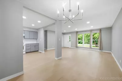 557 Willard Avenue, Elgin, IL 60120 - Photo 11