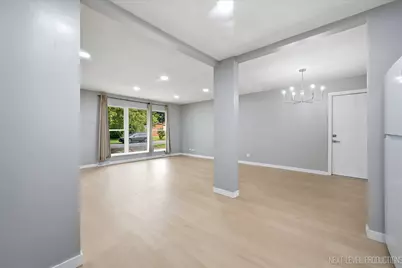 557 Willard Avenue, Elgin, IL 60120 - Photo 13