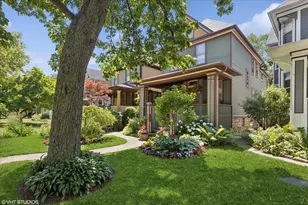 227 S Euclid Ave, Oak Park, IL 60302 - Photo 3
