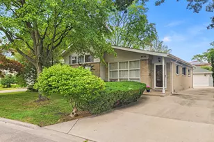 9431 Karlov Ave, Skokie, IL 60076 - Photo 1