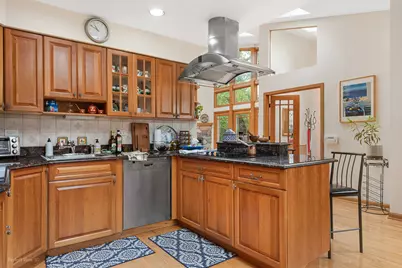 9431 Karlov Avenue, Skokie, IL 60076 - Photo 13