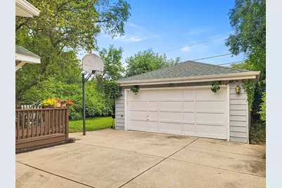 9431 Karlov Avenue, Skokie, IL 60076 - Photo 23