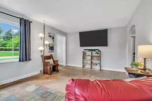 9673 W Logan Ct, Zion, IL 60099 - Photo 5