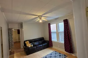3419 W Beach Ave, Chicago, IL 60651 - Photo 11