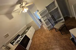 3419 W Beach Ave, Chicago, IL 60651 - Photo 9