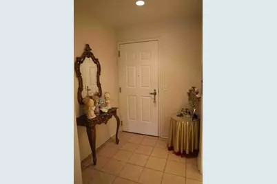 2335 W Belle Plaine Avenue #407, Chicago, IL 60618 - Photo 9