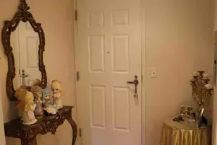 2335 W Belle Plaine Ave, Chicago, IL 60618 - Photo 9