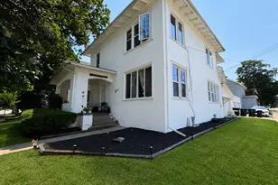 601 E Washington St, Bloomington, IL 61701 - Photo 3