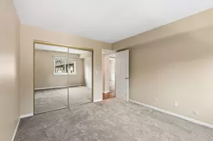 876 S Plum Grove Rd, Palatine, IL 60067 - Photo 19