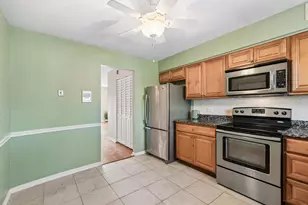 876 S Plum Grove Rd, Palatine, IL 60067 - Photo 15