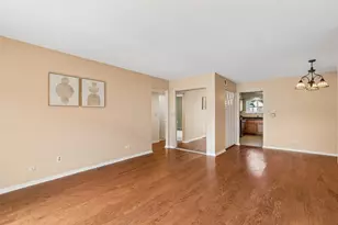 876 S Plum Grove Rd, Palatine, IL 60067 - Photo 7