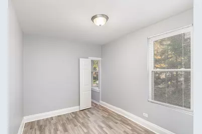 12413 S Carpenter Street, Calumet Park, IL 60827 - Photo 9