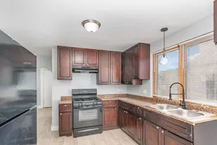 12413 S Carpenter St, Calumet Park, IL 60827 - Photo 7