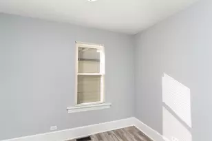 12413 S Carpenter St, Calumet Park, IL 60827 - Photo 11