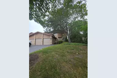 423 S 3rd Street #2, Saint Charles, IL 60174 - Photo 1