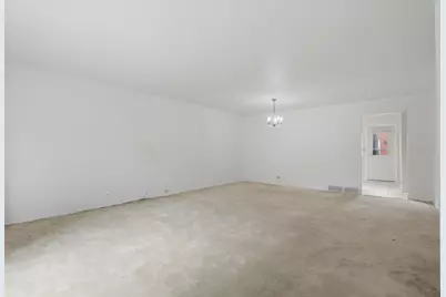 1155 Peterson Avenue #B, Park Ridge, IL 60068 - Photo 5