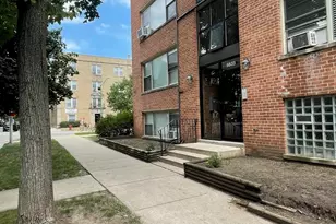 6833 N Oakley Ave, Chicago, IL 60645 - Photo 1