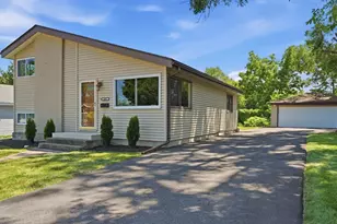 661 Easy St, Glendale Heights, IL 60139 - Photo 1