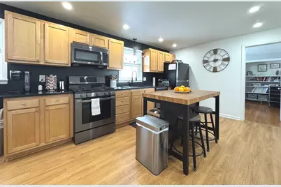 315 W Brookmont Boulevard, Bradley, IL 60915 - Photo 9