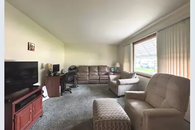 646 Evergreen Lane, Bradley, IL 60915 - Photo 3