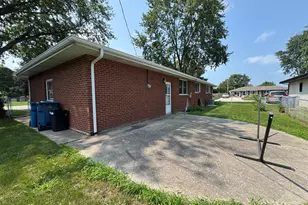 646 Evergreen Ln, Bradley, IL 60915 - Photo 13