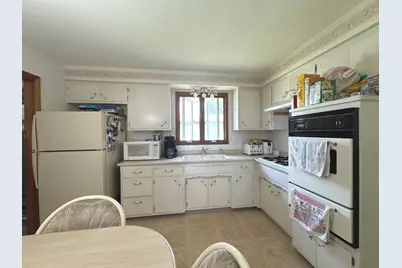 646 Evergreen Lane, Bradley, IL 60915 - Photo 5