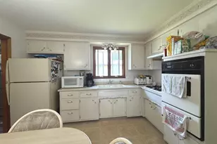 646 Evergreen Ln, Bradley, IL 60915 - Photo 5