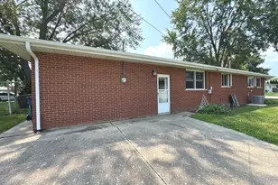 646 Evergreen Ln, Bradley, IL 60915 - Photo 11