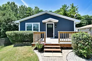 42 S Hickory Ave, Fox Lake, IL 60020 - Photo 1