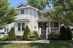627 N Arlington Heights Rd, Arlington Heights, IL 60004 - Photo 1