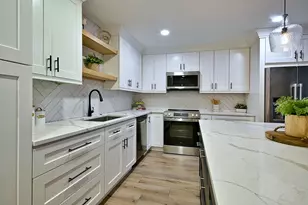 1 Oak Brook Club Dr, Oak Brook, IL 60523 - Photo 9