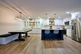 1 Oak Brook Club Dr, Oak Brook, IL 60523 - Photo 5