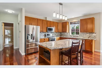 553 Tremont Lane, Round Lake, IL 60073 - Photo 11