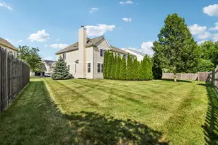 553 Tremont Ln, Round Lake, IL 60073 - Photo 53