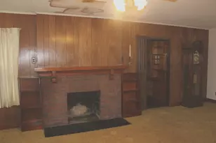 201 N College St, Salem, IL 62881 - Photo 19