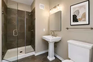 757 N Orleans St, Chicago, IL 60654 - Photo 9