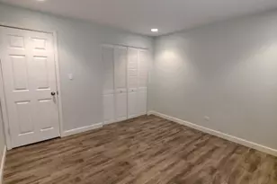 2227 W Nichols Rd, Arlington Heights, IL 60004 - Photo 13