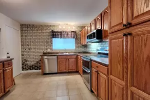 2227 W Nichols Rd, Arlington Heights, IL 60004 - Photo 7