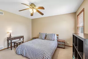 620 Waterford Dr, Lake Zurich, IL 60047 - Photo 17