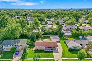 1420 Cooper Rd, Hoffman Estates, IL 60169 - Photo 9