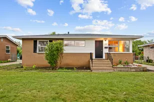 326 E Alden Dr, Addison, IL 60101 - Photo 1