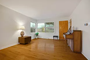326 E Alden Dr, Addison, IL 60101 - Photo 3