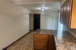507 W Jefferson Ave, Patoka, IL 62875 - Photo 7