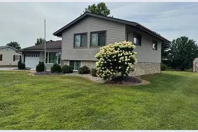 507 W Jefferson Avenue, Patoka, IL 62875 - Photo 3