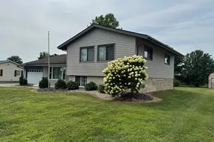 507 W Jefferson Ave, Patoka, IL 62875 - Photo 3