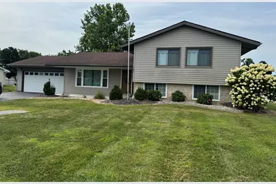 507 W Jefferson Avenue, Patoka, IL 62875 - Photo 1