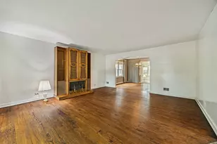 2907 W Bryn Mawr Ave, Chicago, IL 60659 - Photo 3
