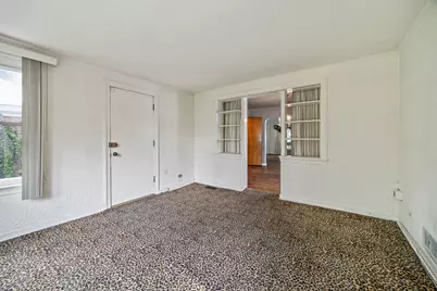 2907 W Bryn Mawr Avenue, Chicago, IL 60659 - Photo 7