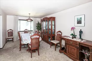 988 Tiverton Ct, Schaumburg, IL 60193 - Photo 7